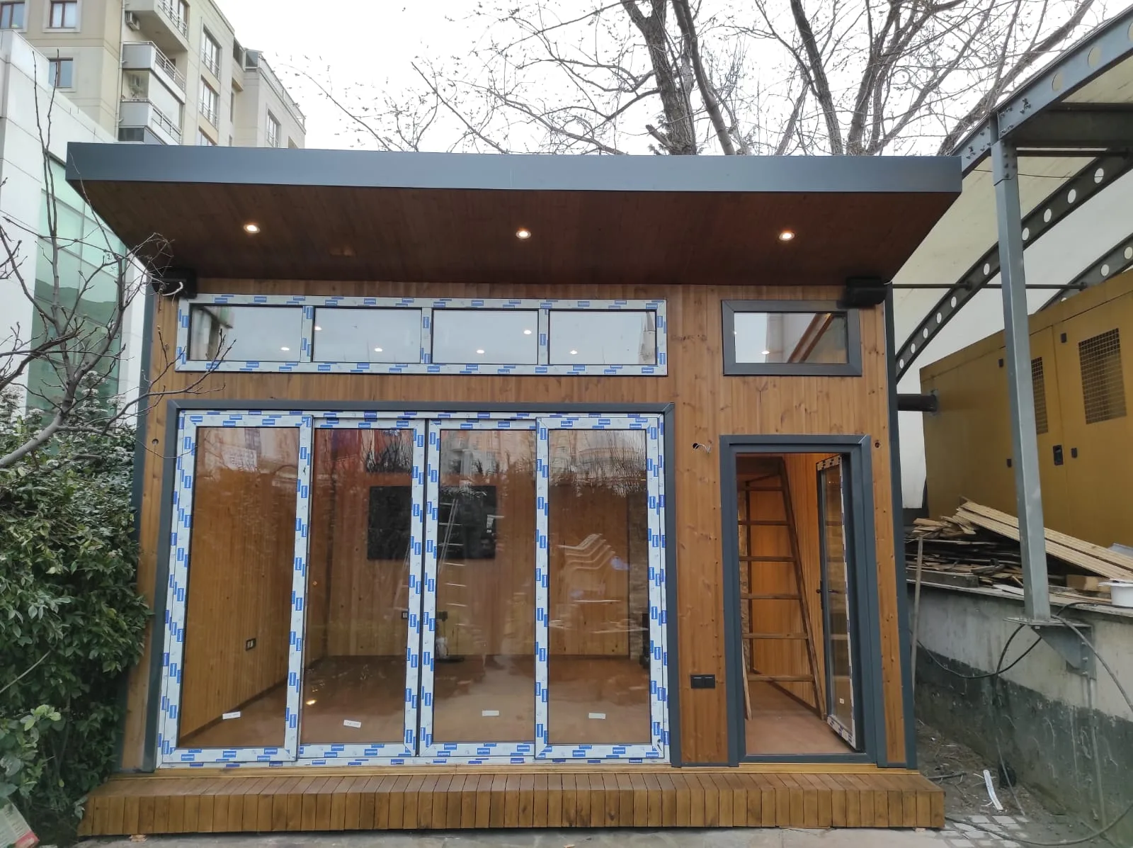 Modüler prefabrik yaşam ve ofis kompleksi